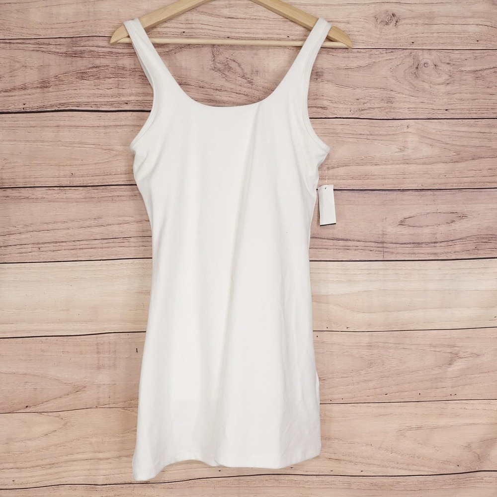 New! Under Armour Dress Womens M White Tank Fitted Built In Bra Athletic Tennis